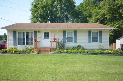 252 Woodlawn Reserve Rd, Akron, OH 44305