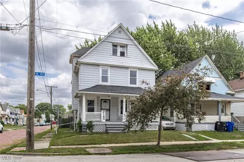 2145 W 100th St, Cleveland, OH 44102
