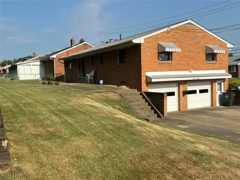 Exterior - 4600 8th St NW, Canton, OH 44708 photo 4 of 4