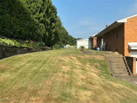 Exterior - 4600 8th St NW, Canton, OH 44708 photo 3 of 4