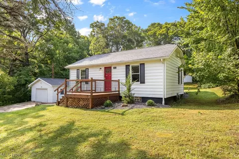 282 Johnson Rd, Wadsworth, OH 44281 photo 2
