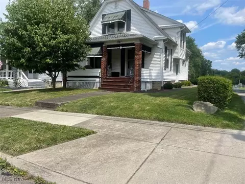 237 Hager St, Hubbard, OH 44425