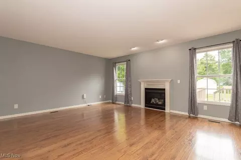 1753 Robindale St, Wickliffe, OH 44092 photo 4