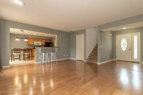 1753 Robindale St, Wickliffe, OH 44092 photo 6
