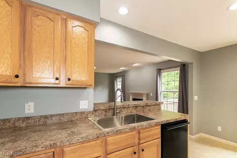 1753 Robindale St, Wickliffe, OH 44092 photo 8