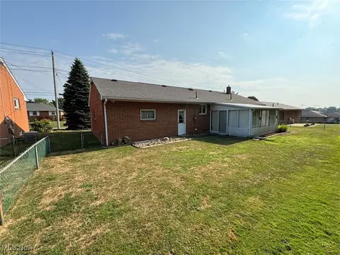 4610 8th St NW, Canton, OH 44708 photo 3