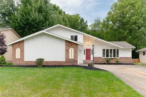 13407 Mohawk Trl, Middleburg Heights, OH 44130