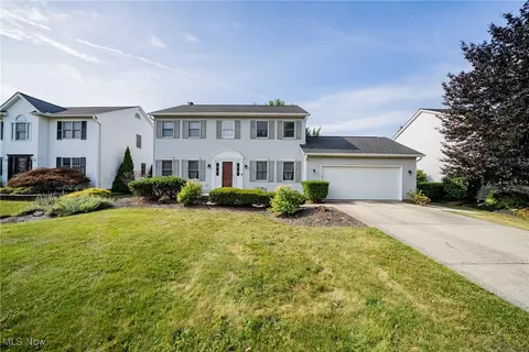 32852 Brackenbury Dr, Solon, OH 44139