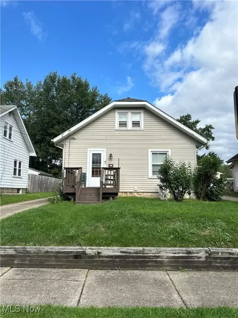 1353 Vane Ave, Akron, OH 44310
