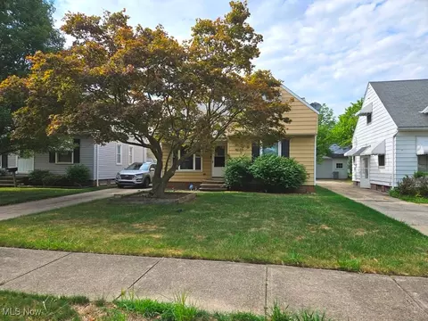 12905 Carpenter Rd, Garfield Heights, OH 44125