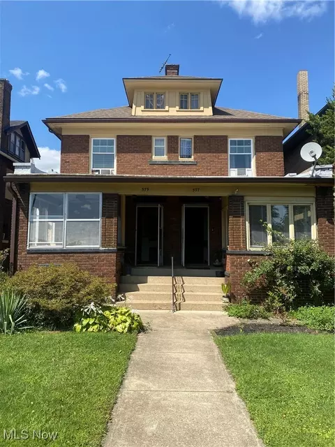 577 W 579 W Lake Ave, Barberton, OH 44203