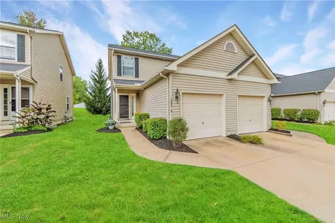 585 Birch Hill Dr #9, Medina, OH 44256