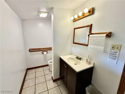 Bath - 4877 Tallmadge, Rootstown, OH 44272 photo 2 of 2