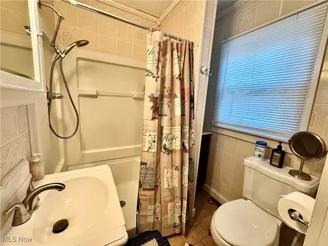 Bath - 4877 Tallmadge, Rootstown, OH 44272 photo 1 of 2