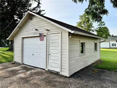 Exterior - 4877 Tallmadge, Rootstown, OH 44272 photo 6 of 10