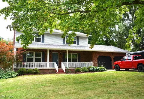 3048 Skyline Dr, New Franklin, OH 44216