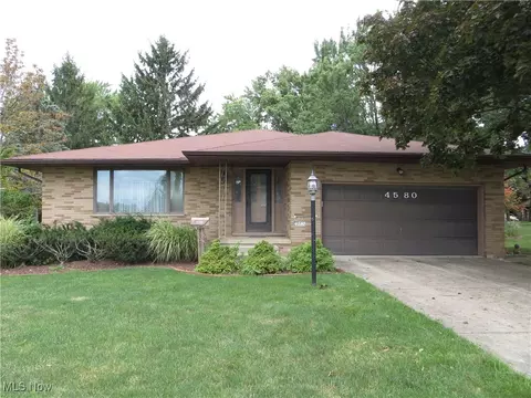 4580 Tamarack Dr, Parma, OH 44134