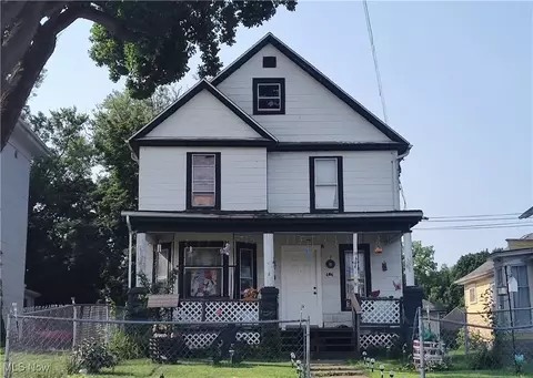 404 W 54th St, Ashtabula, OH 44004 photo 3