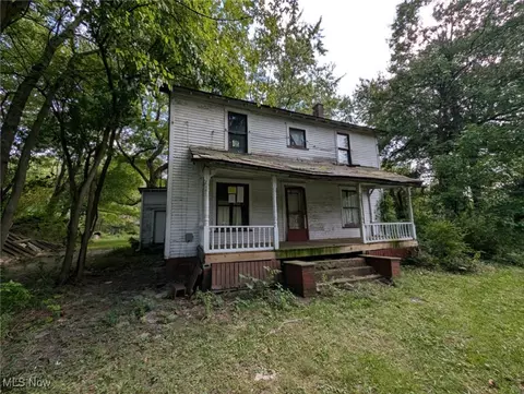 745 Calla Rd E, Poland, OH 44514