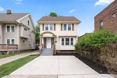 2010 Chesterland Ave, Lakewood, OH 44107