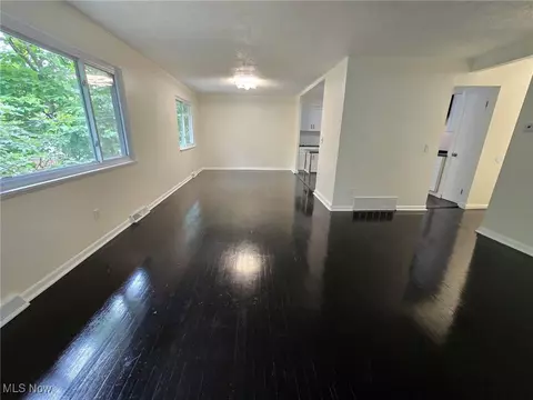 14408 Maple Ave, Maple Heights, OH 44137 photo 5