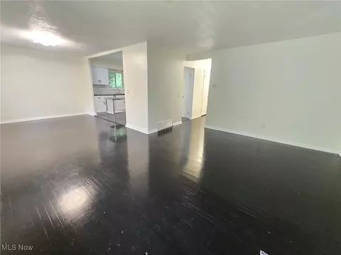 14408 Maple Ave, Maple Heights, OH 44137 photo 8