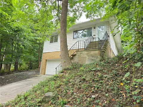 14408 Maple Ave, Maple Heights, OH 44137 photo 3
