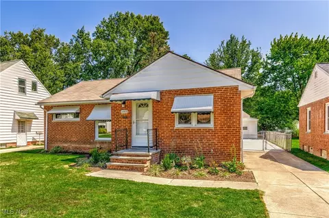 5913 Monica Ln, Garfield Heights, OH 44125