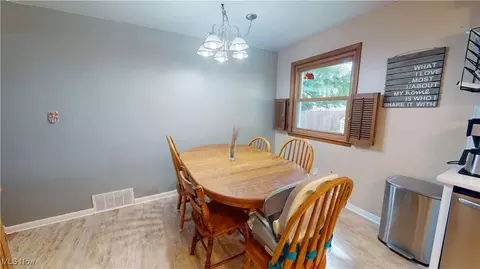 Dining - 590 Geneva Ave, Struthers, OH 44471 photo 1 of 1