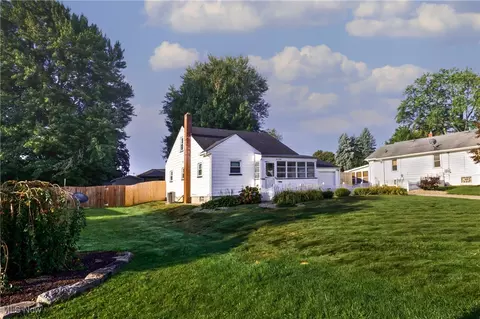 Exterior - 590 Geneva Ave, Struthers, OH 44471 photo 2 of 9