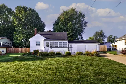 Exterior - 590 Geneva Ave, Struthers, OH 44471 photo 4 of 9