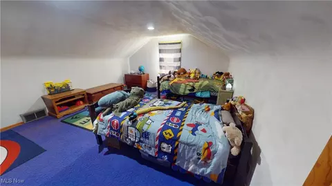 Bedroom - 590 Geneva Ave, Struthers, OH 44471 photo 3 of 4
