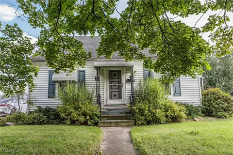 642 Triplett Blvd, Akron, OH 44306