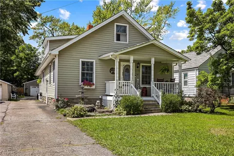 7176 Lake Ave, Elyria, OH 44035