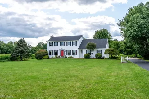 11800 Detwiler Rd, Columbiana, OH 44408