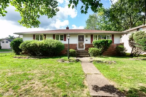44 Brune Dr, Bedford, OH 44146