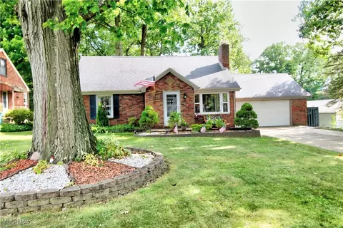 721 Canterbury Ln, Boardman, OH 44512