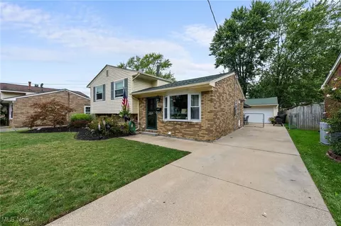 956 Wilder Ave, Elyria, OH 44035 photo 2