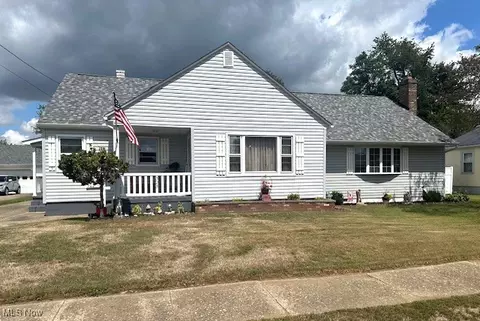 525 Smithfield Ave, Zanesville, OH 43701