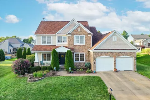 1461 Cornerstone St SW, Hartville, OH 44632