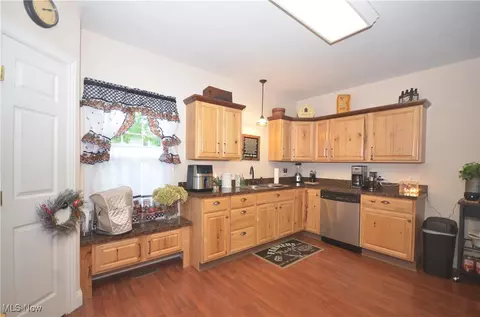 Kitchen - 4105 Hattrick Rd, Rootstown, OH 44272 photo 2 of 8