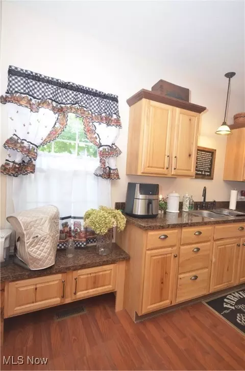 Kitchen - 4105 Hattrick Rd, Rootstown, OH 44272 photo 6 of 8
