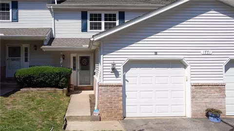1771 Rolling Hills Dr #B, Twinsburg, OH 44087