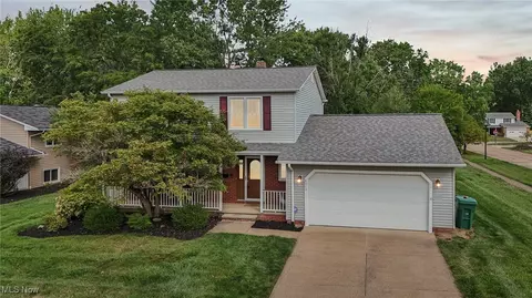 8713 W Cliffwood Ct, Mentor, OH 44060