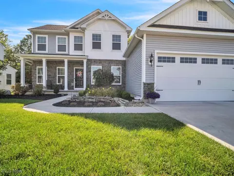 37528 W Fenwick Dr, North Ridgeville, OH 44039