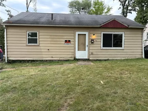 1758 Atkinson Ave, Youngstown, OH 44505