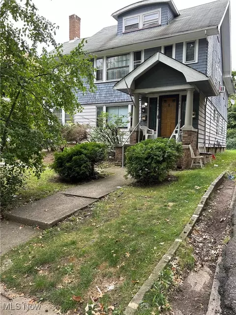 1643 Hillcrest Rd, Cleveland, OH 44118