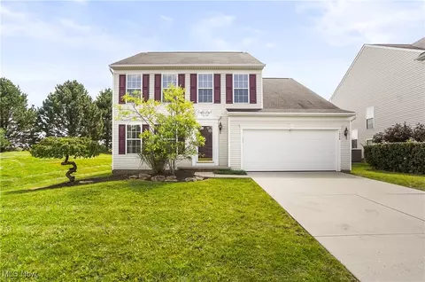 1348 Tinkers Green Dr, Streetsboro, OH 44241