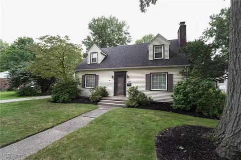 148 Westover Dr, Akron, OH 44313