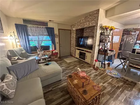 361 Meadowbrook Ave #2, Boardman, OH 44512 photo 3